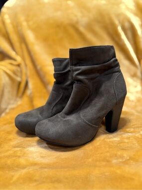 Women’s Olive Suede High-Heel Ankle Boots
